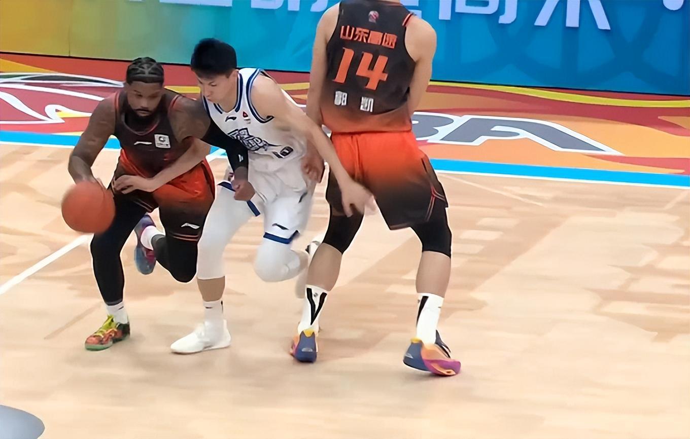 世界杯回放视频-8连胜+12连杀！山东三外援合砍72分，鲍威尔回暖成最大惊喜